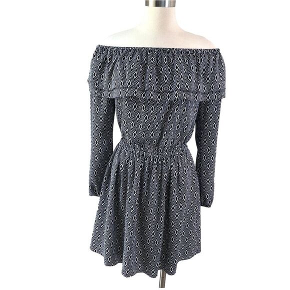 Michael Kors Off-Shoulder Diamond Print Dress | NWT | Size Sm fits med - Picture 3 of 9